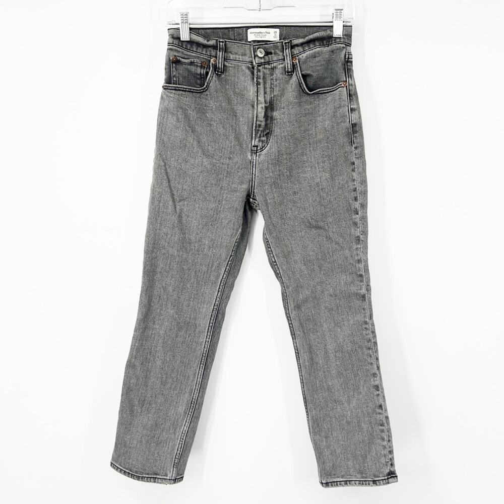Abercrombie & Fitch Curve Love The Ankle Straight Jeans Ultra High Rise SHORT